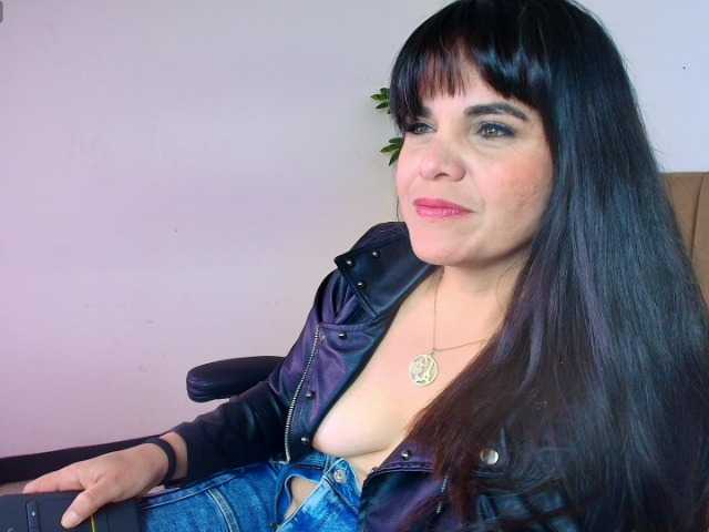LauraHotties