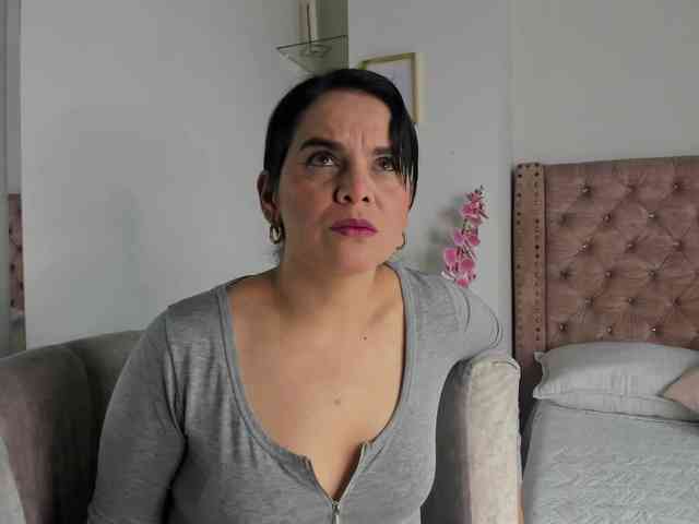 LauraHotties webcam