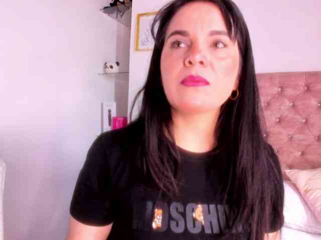 LauraHotties webcam
