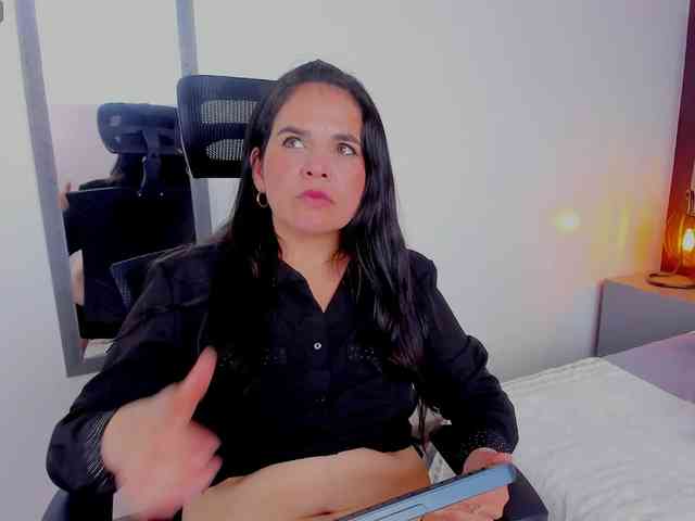 LauraHotties webcam