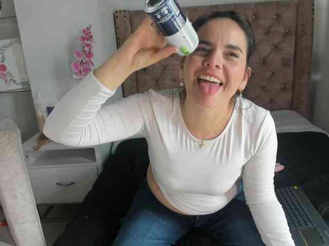 LauraHotties webcam