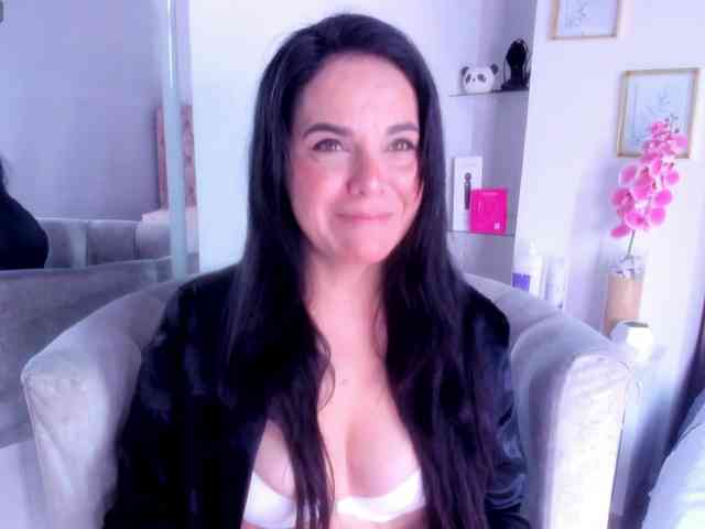 LauraHotties