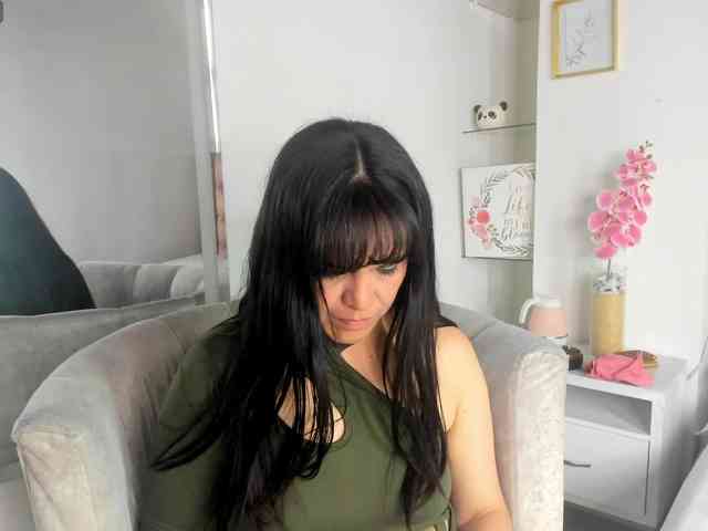 LauraHotties webcam
