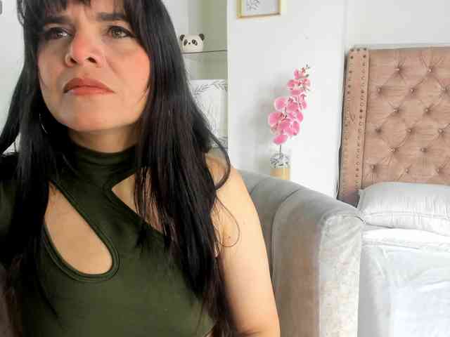 LauraHotties webcam