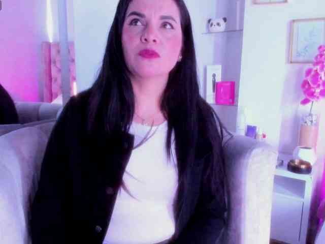 LauraHotties