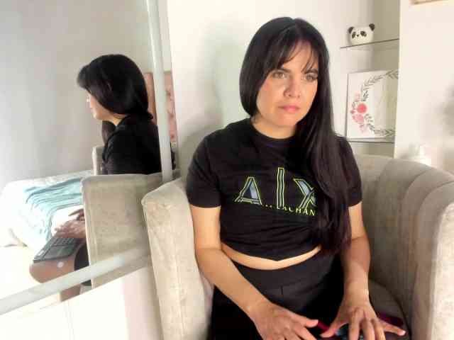LauraHotties webcam