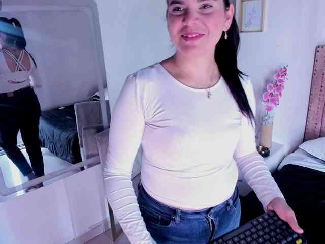 LauraHotties