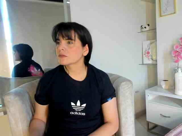 LauraHotties webcam