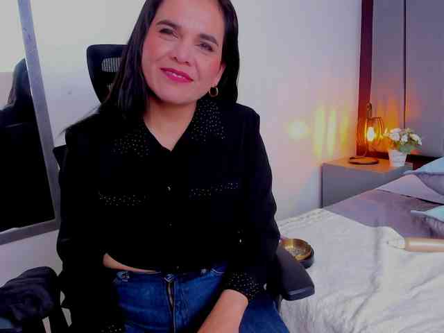 LauraHotties webcam