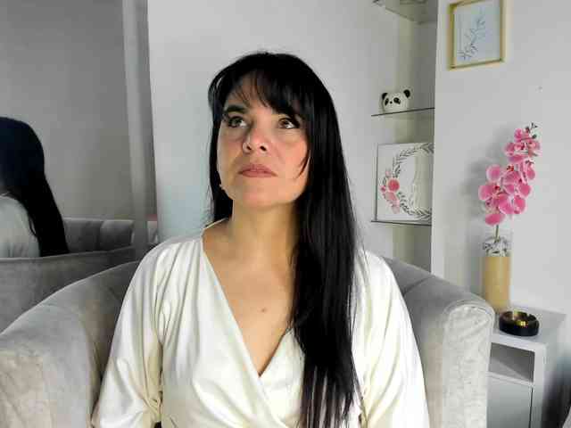 LauraHotties webcam