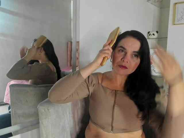 LauraHotties webcam