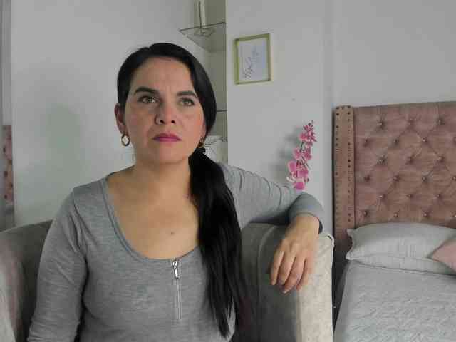 LauraHotties webcam