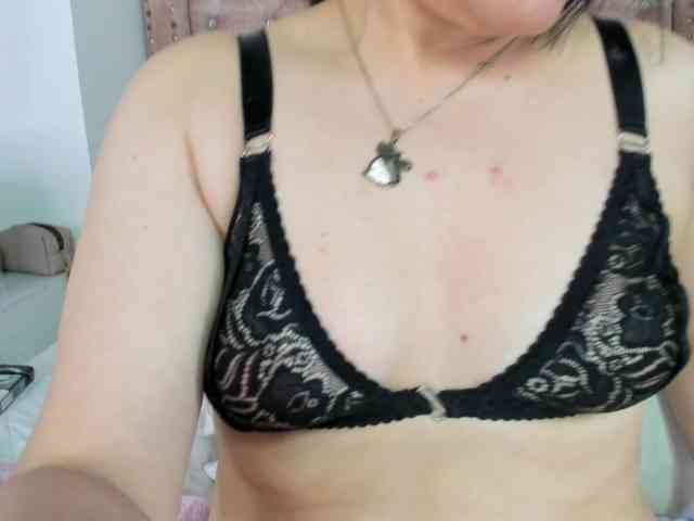 LauraHotties webcam