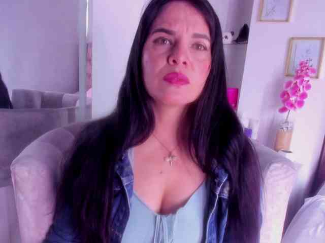 LauraHotties