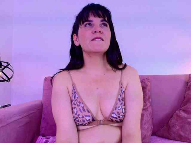 LauraHotties webcam
