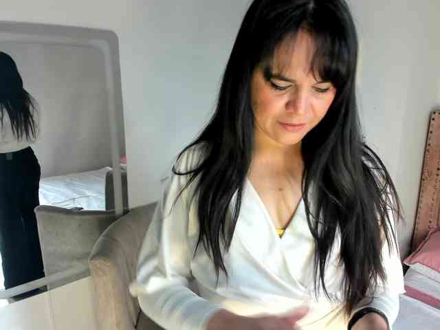 LauraHotties webcam