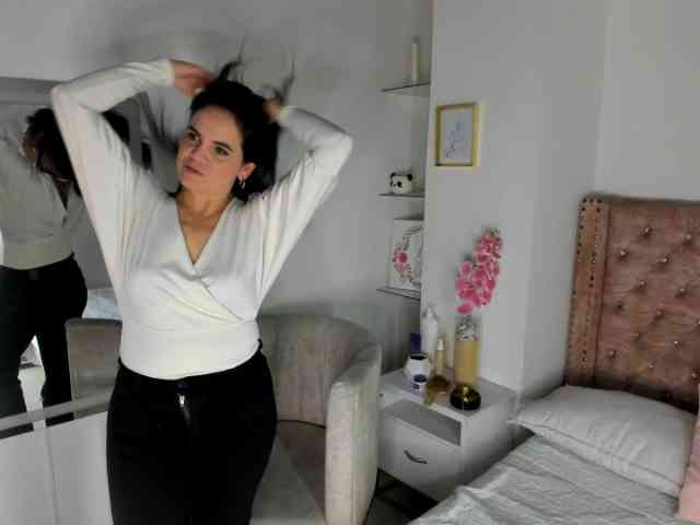 LauraHotties webcam