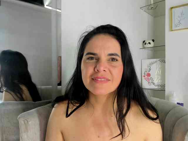 LauraHotties webcam