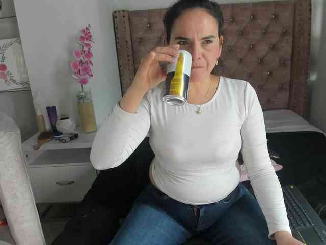 LauraHotties webcam
