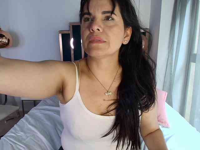 LauraHotties webcam
