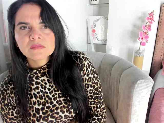 LauraHotties webcam