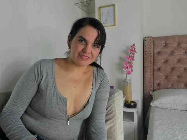 LauraHotties