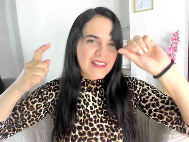 LauraHotties webcam