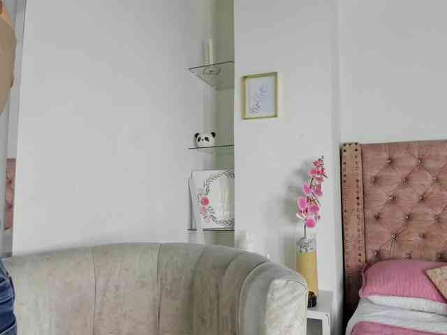 LauraHotties webcam