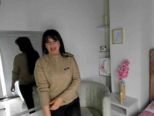 LauraHotties webcam