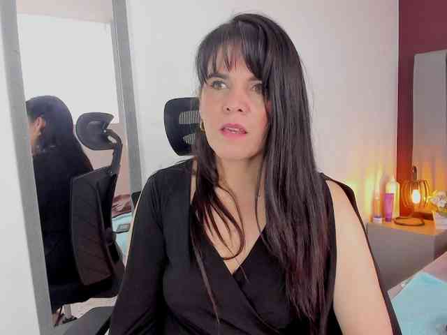 LauraHotties webcam