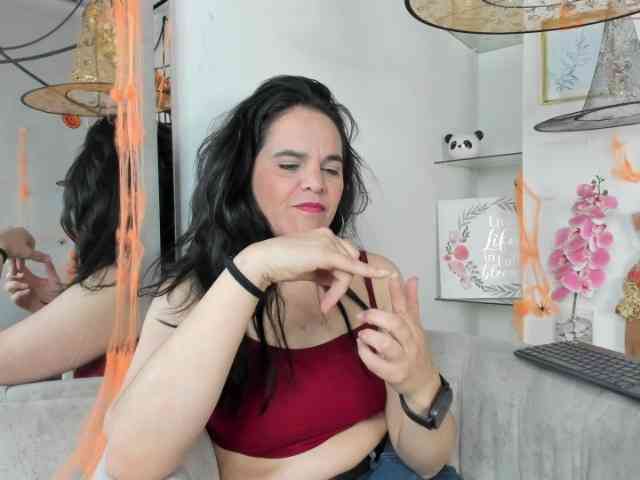 LauraHotties
