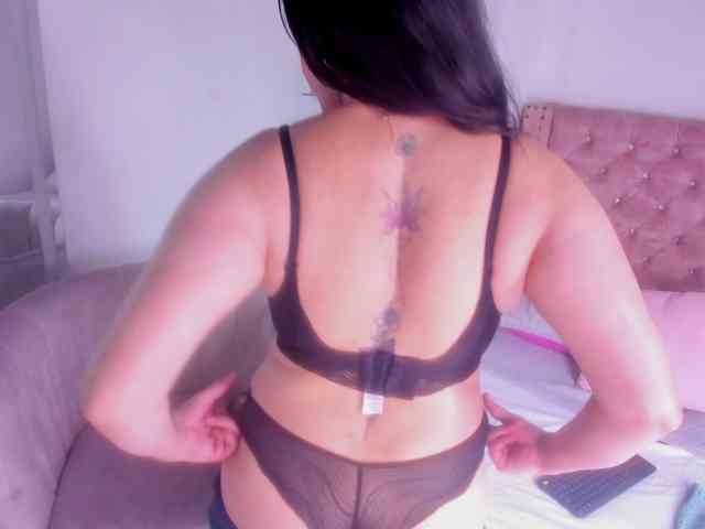 LauraHotties