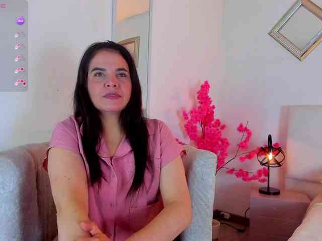 LauraHotties webcam