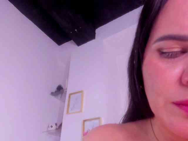 LauraHotties