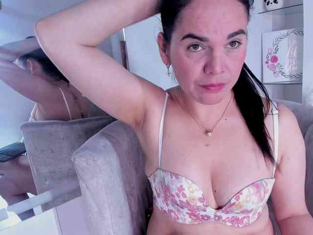 LauraHotties LauraHotties