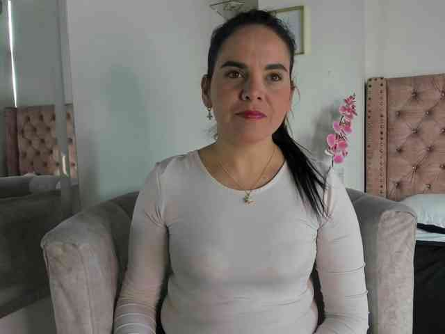 LauraHotties webcam