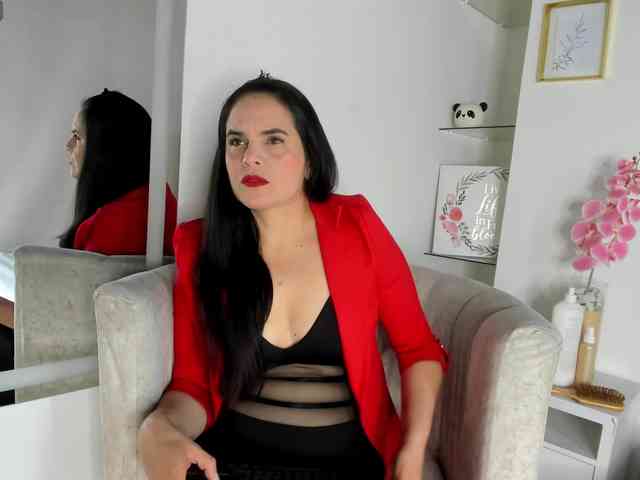 LauraHotties