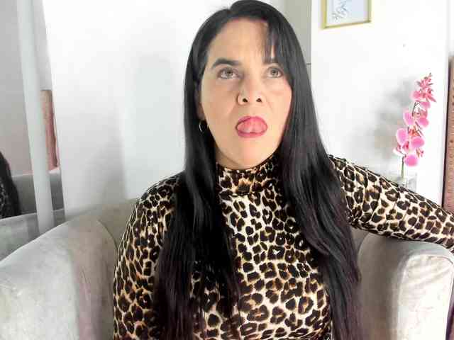LauraHotties webcam