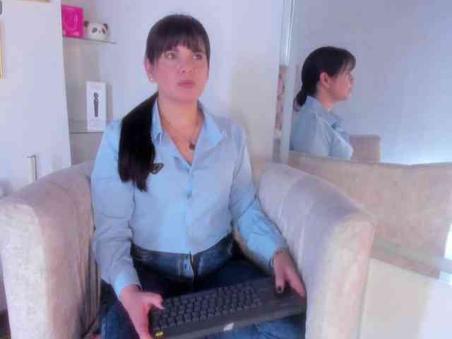 LauraHotties webcam