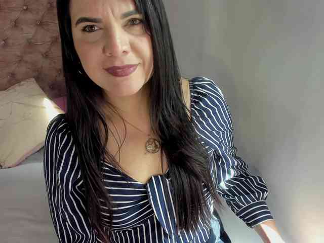 LauraHotties webcam