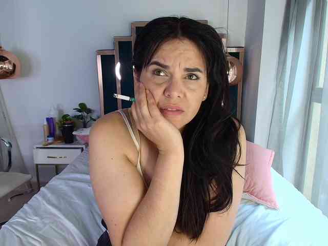 LauraHotties webcam