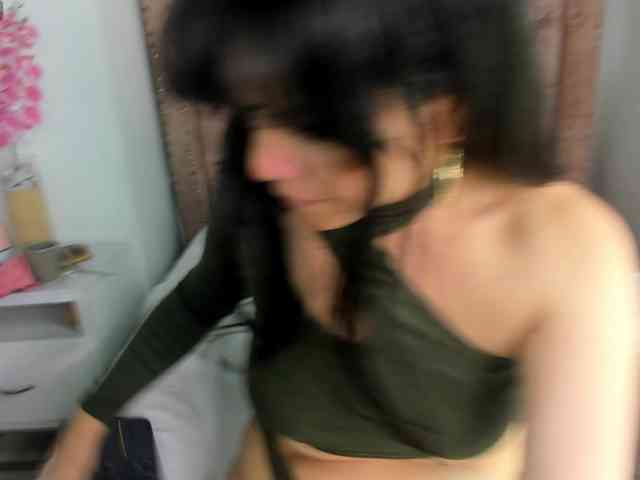 LauraHotties webcam