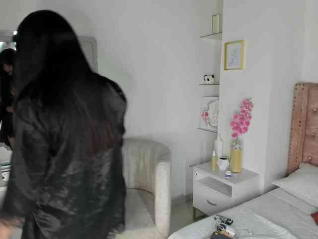 LauraHotties Live Webcam on BongaCams