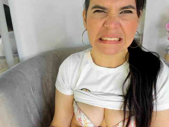 LauraHotties