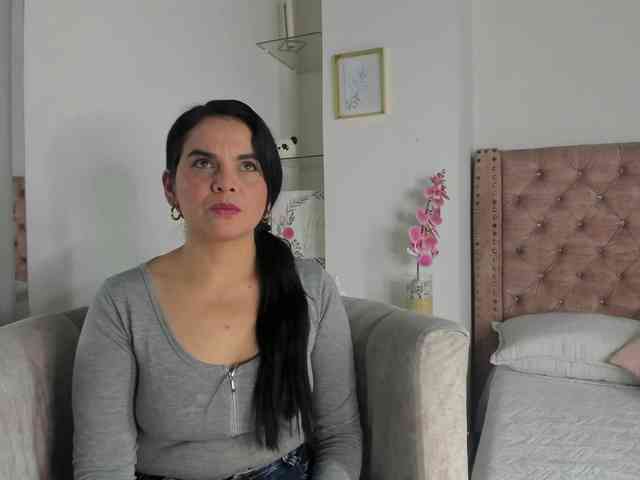 LauraHotties webcam