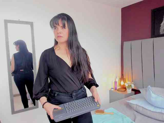 LauraHotties webcam