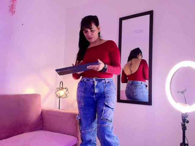 LauraHotties webcam