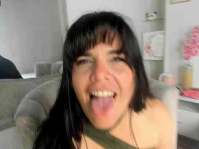 LauraHotties webcam