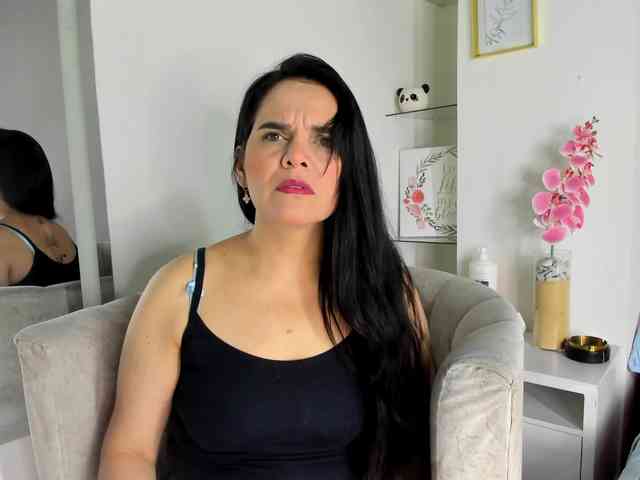 LauraHotties