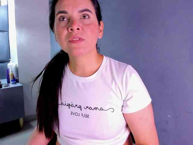LauraHotties webcam